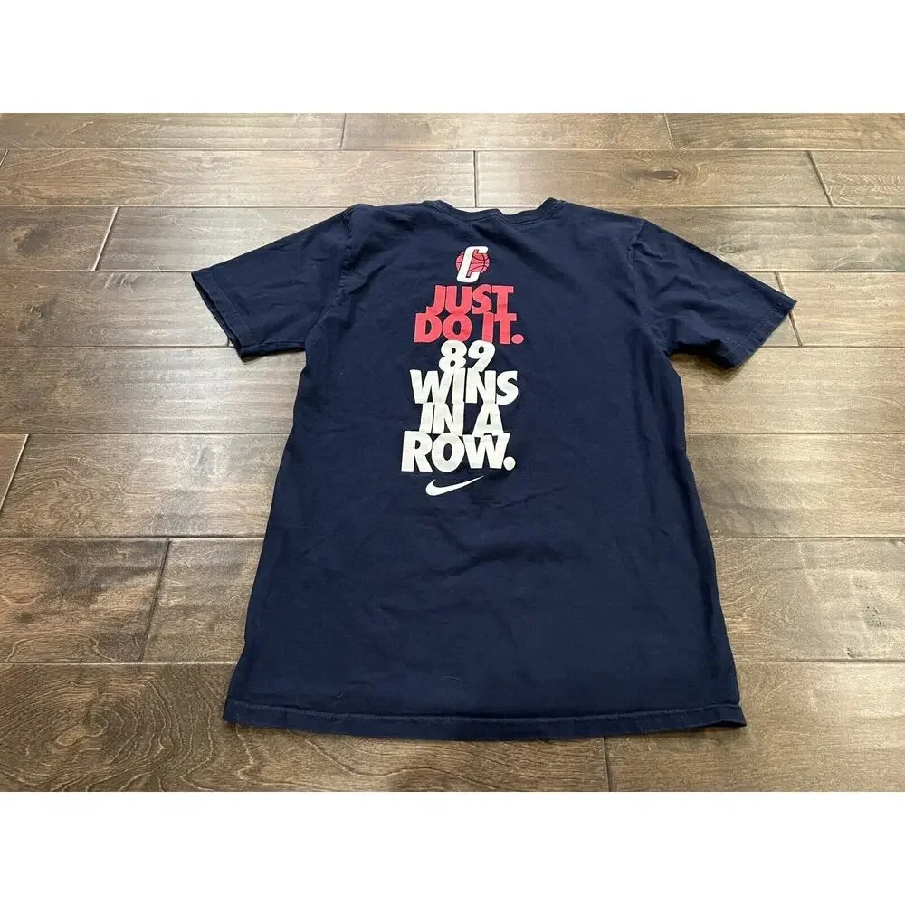 Nike Mens UConn Huskies 89 Wins And Counting Short Sleeve T-Shirt Size S Small